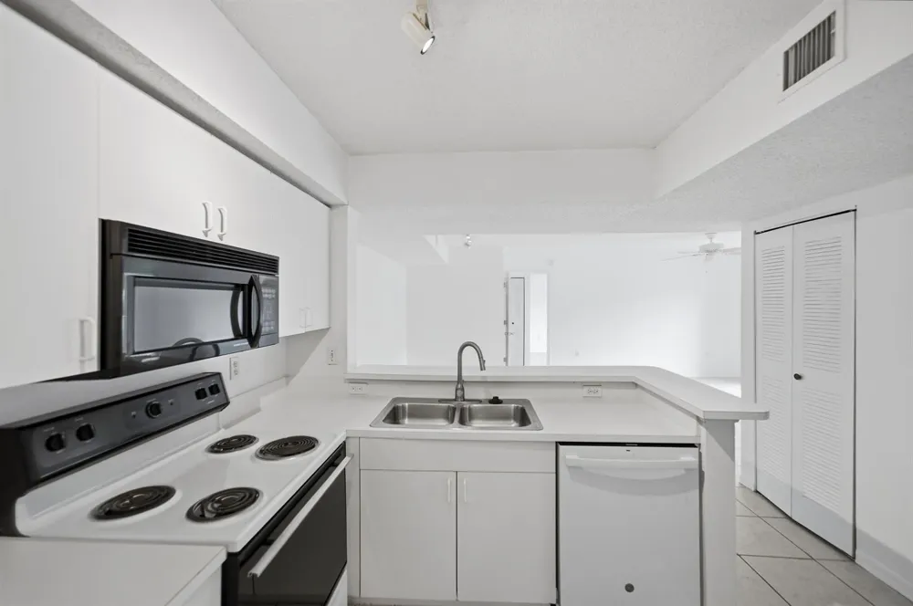 1640 42ND CIRCLE #209 Vero Beach, FL 32967