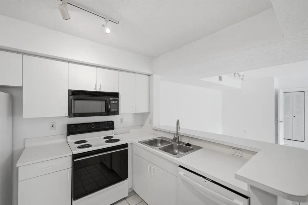 1640 42ND CIRCLE #209 Vero Beach, FL 32967