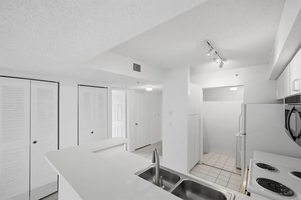 1640 42ND CIRCLE #209 Vero Beach, FL 32967