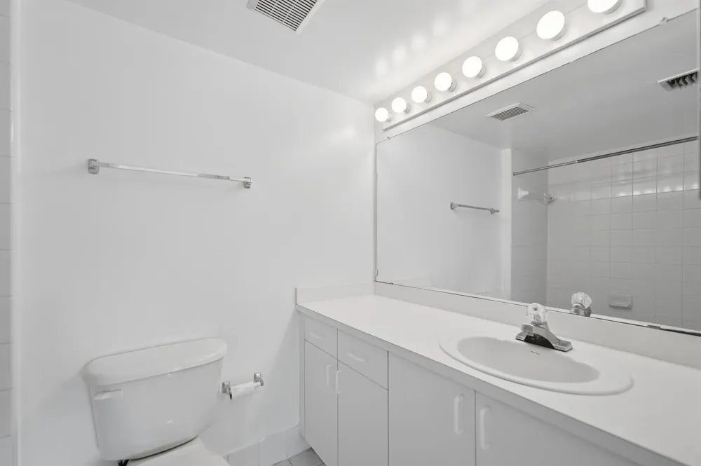 1640 42ND CIRCLE #209 Vero Beach, FL 32967
