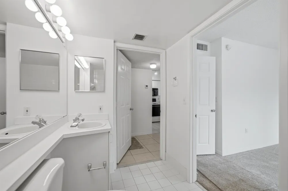 1640 42ND CIRCLE #209 Vero Beach, FL 32967