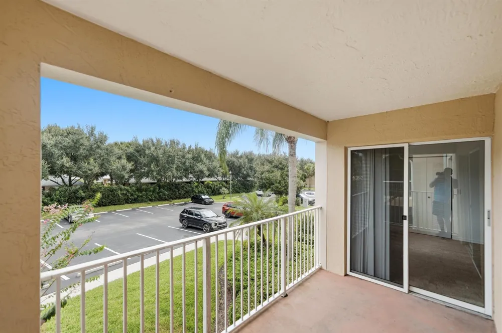 1640 42ND CIRCLE #209 Vero Beach, FL 32967