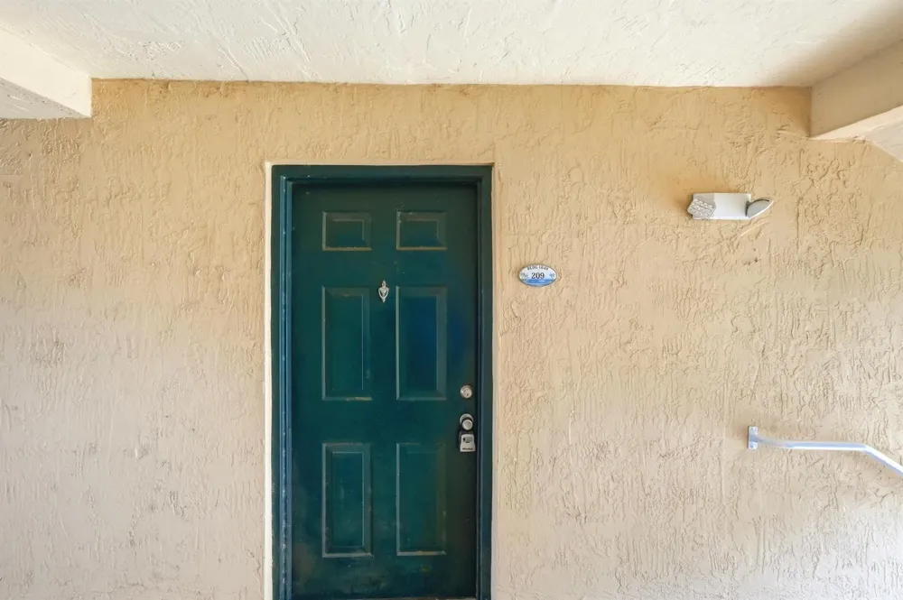 1640 42ND CIRCLE #209 Vero Beach, FL 32967