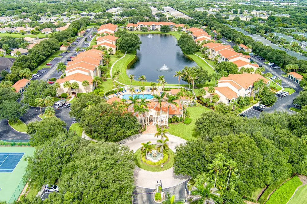 1640 42ND CIRCLE #209 Vero Beach, FL 32967