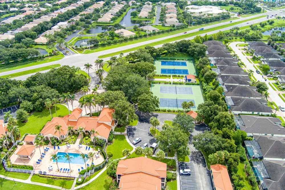 1640 42ND CIRCLE #209 Vero Beach, FL 32967