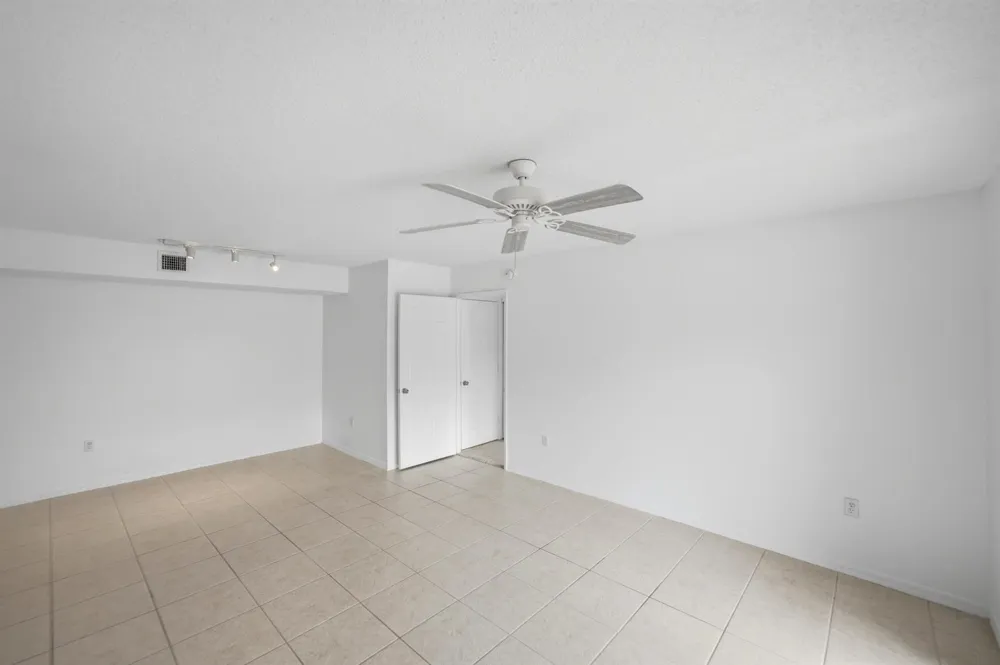 1640 42ND CIRCLE #209 Vero Beach, FL 32967