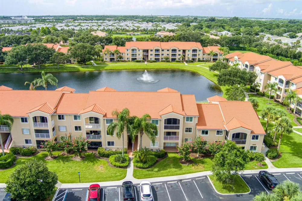 1640 42ND CIRCLE #209 Vero Beach, FL 32967