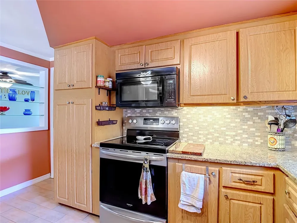 Address Not Shown Holiday, FL 34691