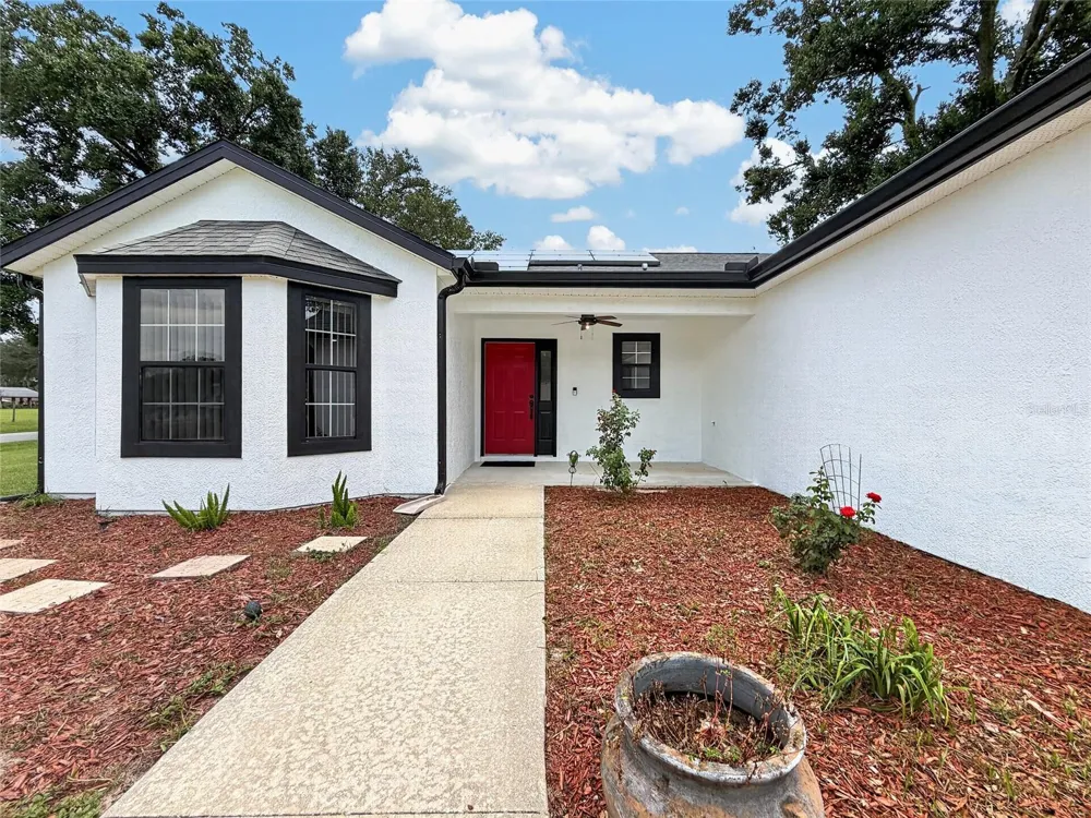 370 CARRIAGE LANE Lady Lake, FL 32159