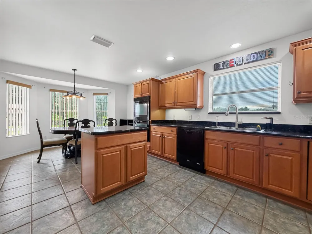370 CARRIAGE LANE Lady Lake, FL 32159