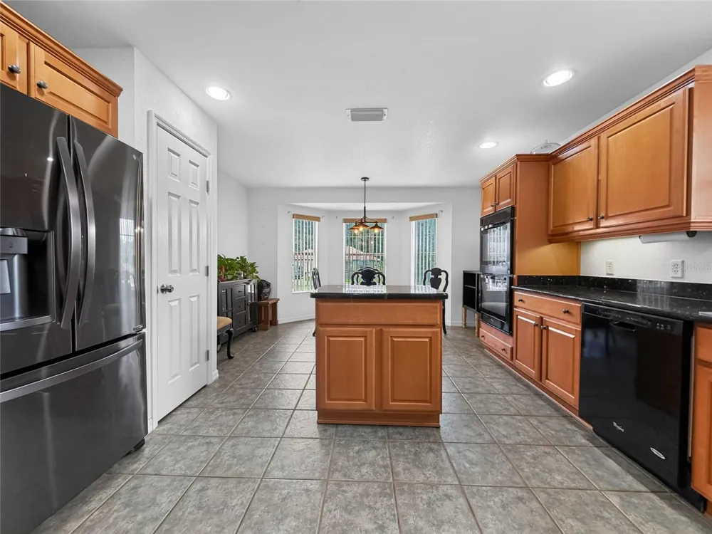 370 CARRIAGE LANE Lady Lake, FL 32159