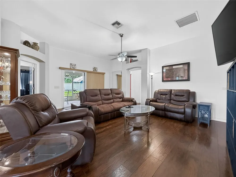 370 CARRIAGE LANE Lady Lake, FL 32159