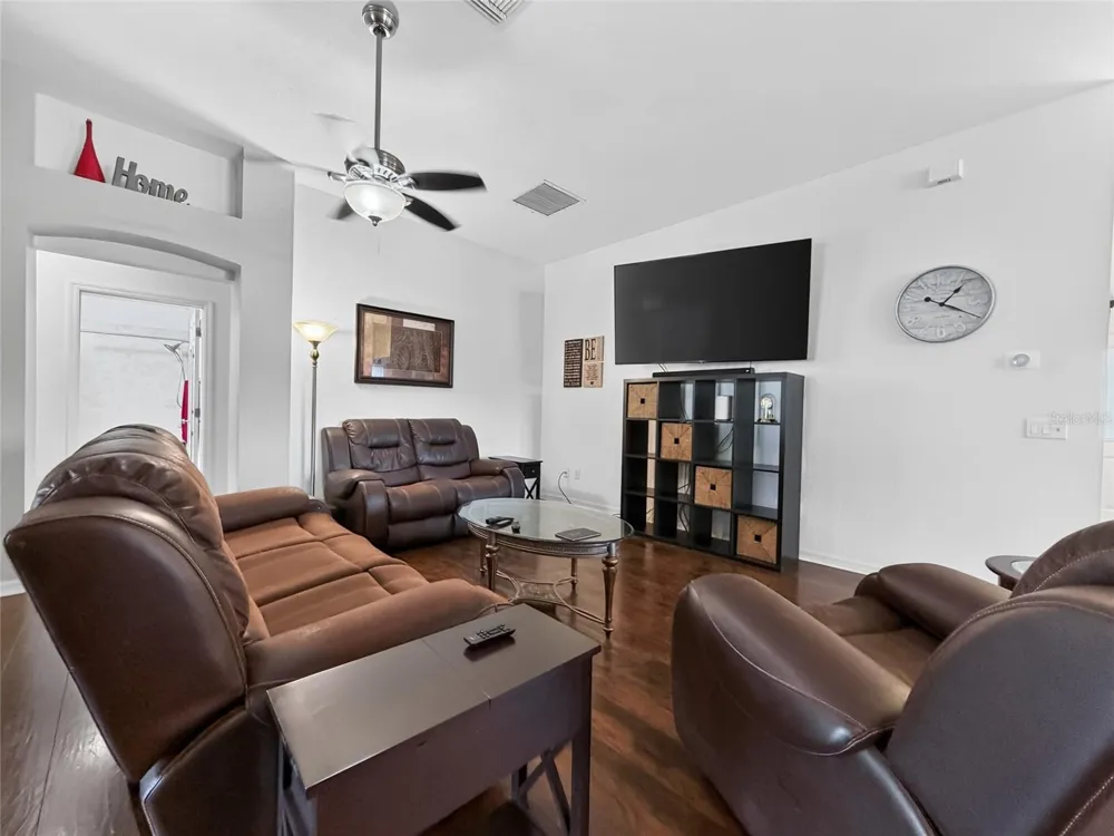 370 CARRIAGE LANE Lady Lake, FL 32159