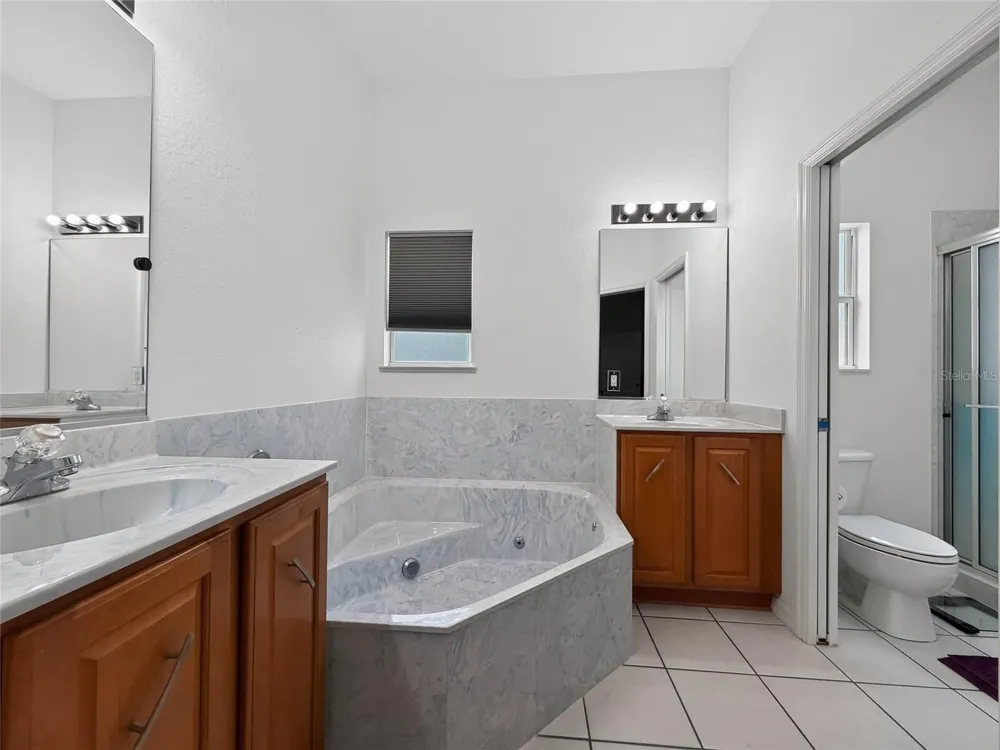 370 CARRIAGE LANE Lady Lake, FL 32159