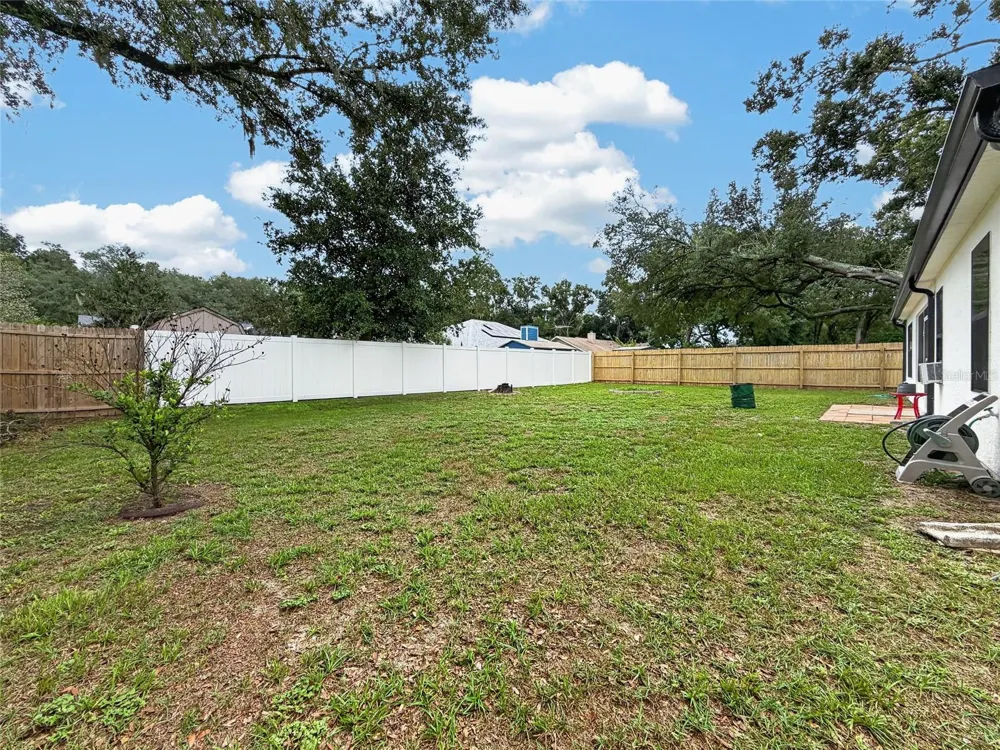 370 CARRIAGE LANE Lady Lake, FL 32159