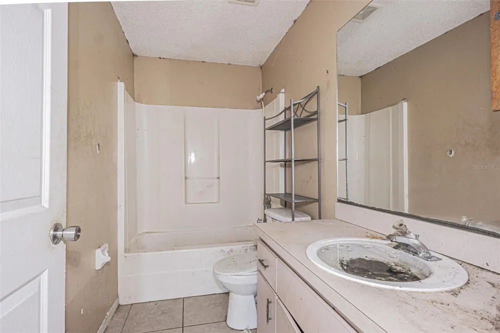 5512 20TH STREET Zephyrhills, FL 33542