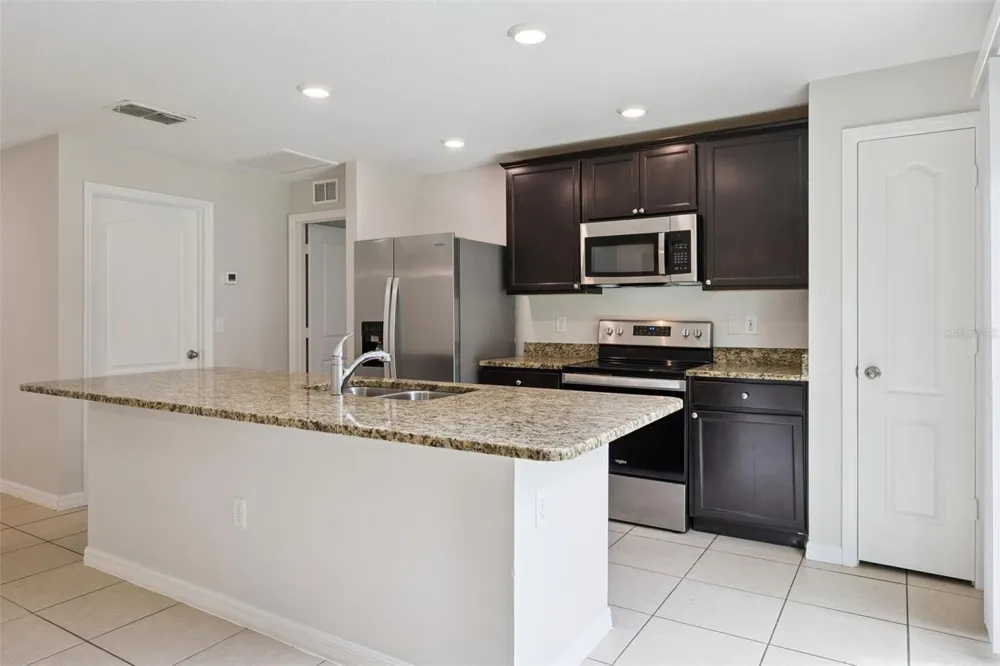 35669 ROSE MOSS AVENUE Leesburg, FL 34788