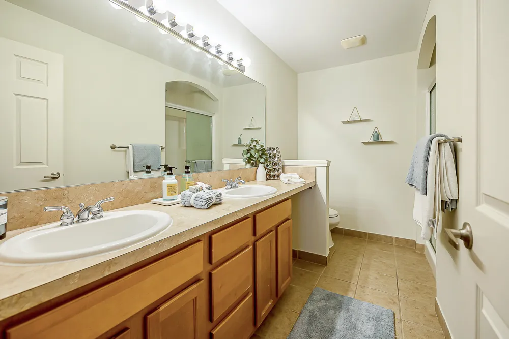 120 W Oakbrook Drive Ann Arbor, MI 48103