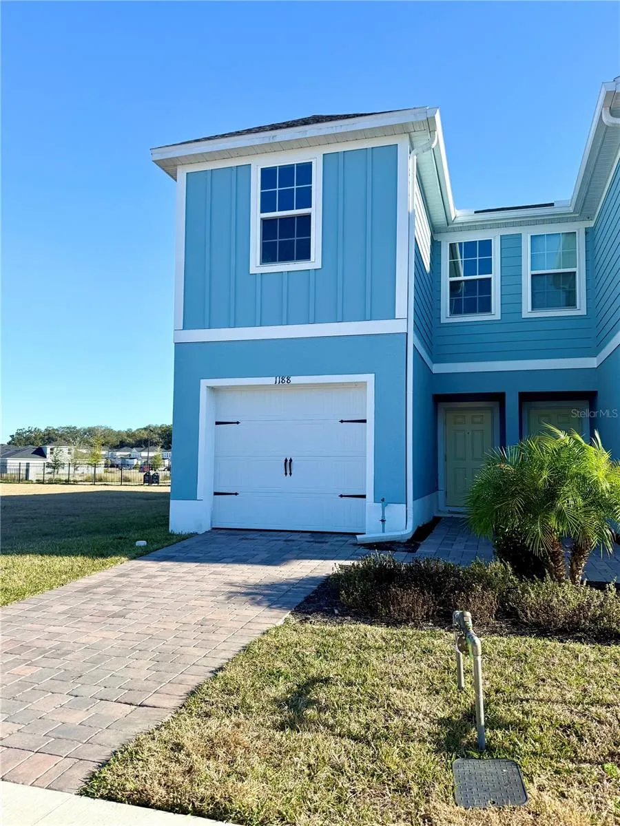 1188 PORT BLUE WAY Lady Lake, FL 32159