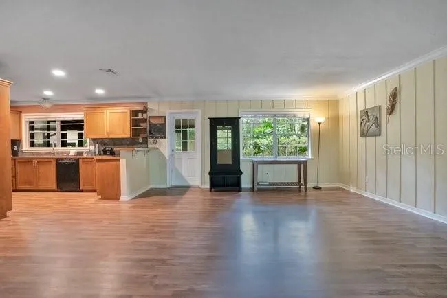 560 LAKE PLEASANT ROAD Apopka, FL 32712