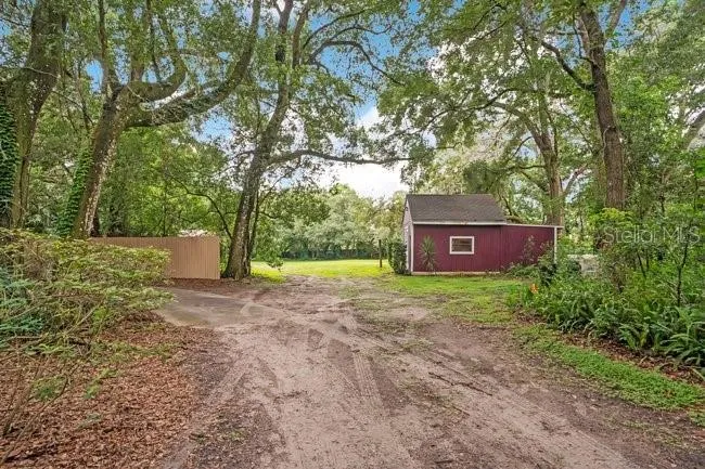 560 LAKE PLEASANT ROAD Apopka, FL 32712