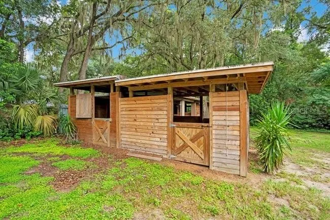 560 LAKE PLEASANT ROAD Apopka, FL 32712