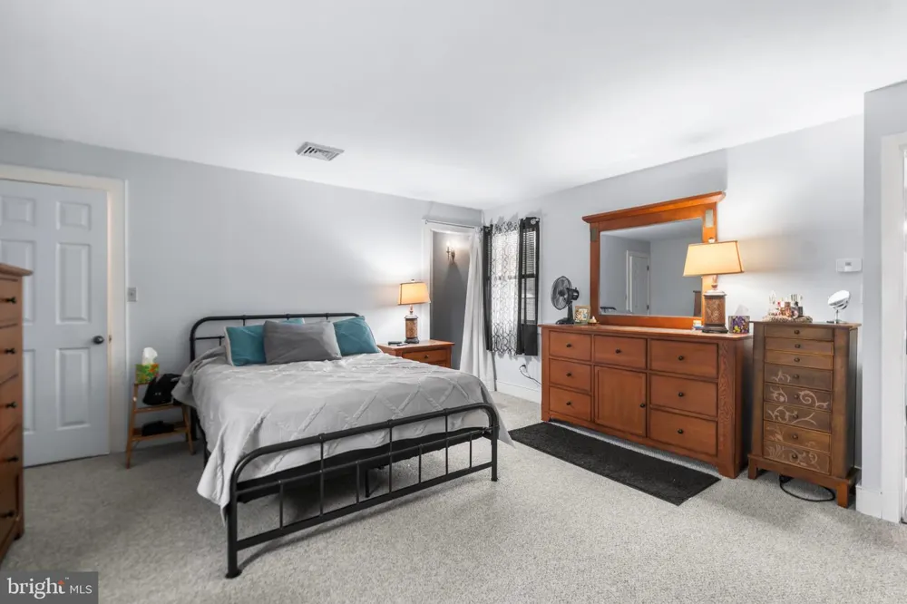 2780 NORTHVUE LANE York, PA 17408