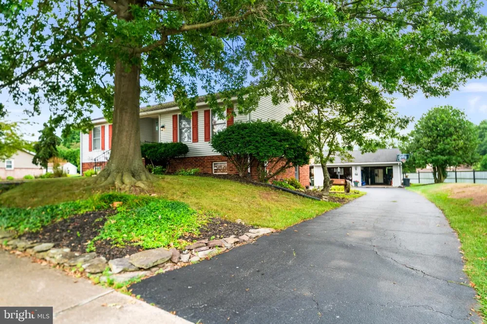 2780 NORTHVUE LANE York, PA 17408