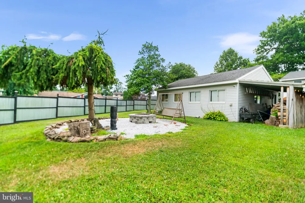 2780 NORTHVUE LANE York, PA 17408
