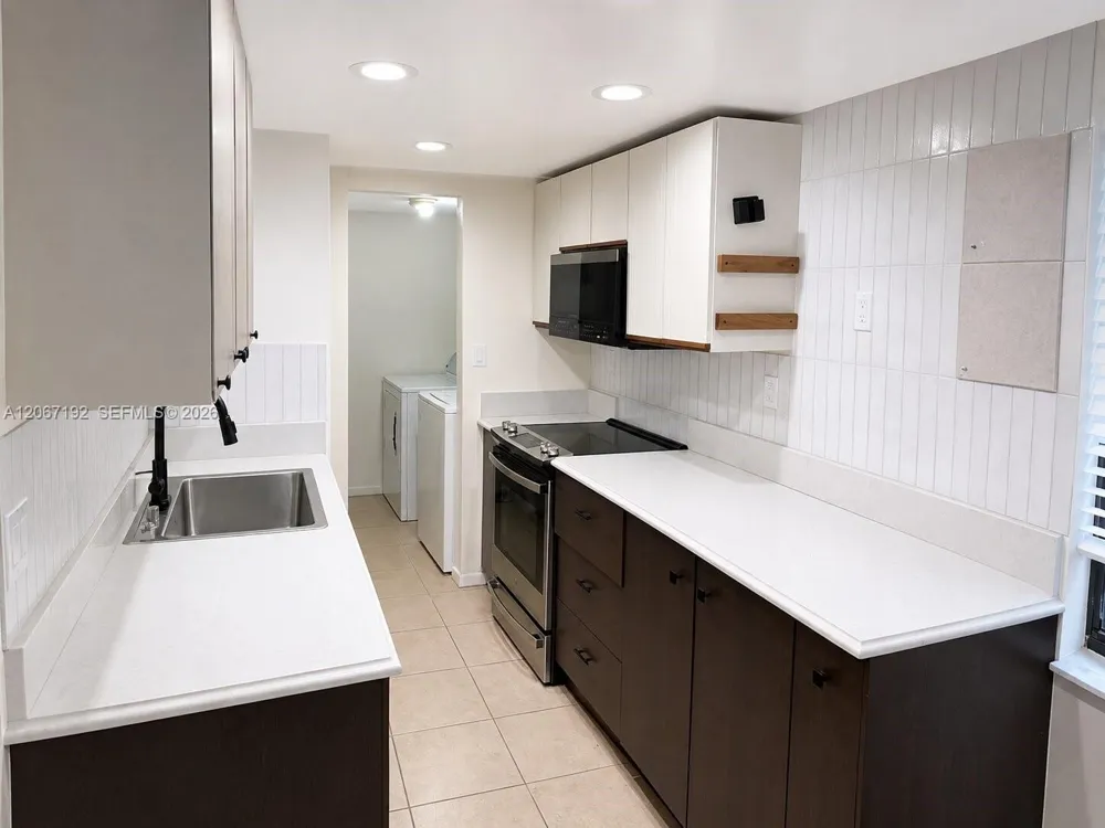 11263 SW 9th Ct Pembroke Pines, FL 33025