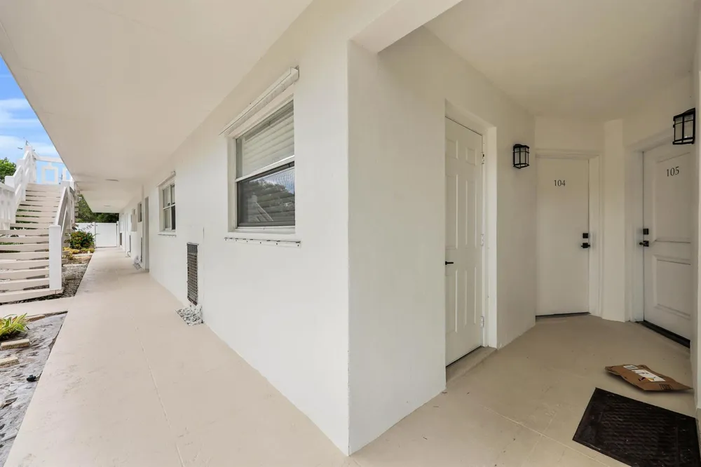 91 Willow Road #104 Tequesta, FL 33469
