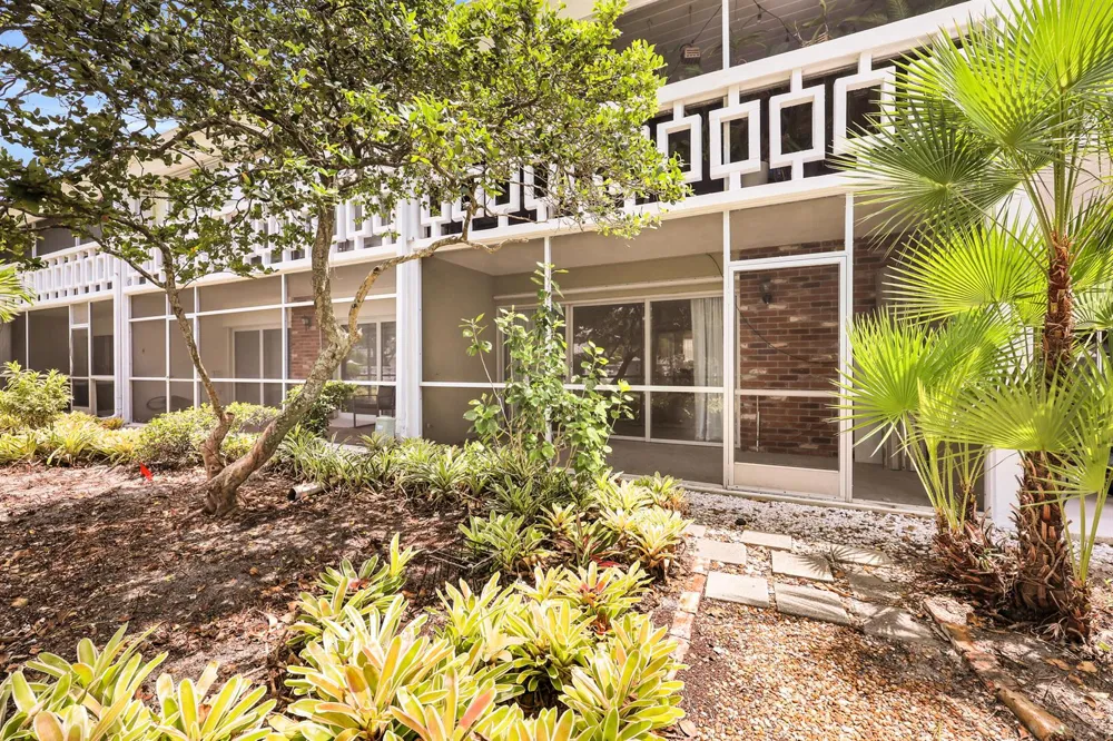 91 Willow Road #104 Tequesta, FL 33469
