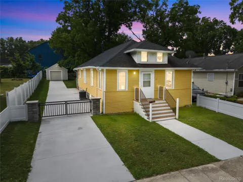138 Mechanic Street