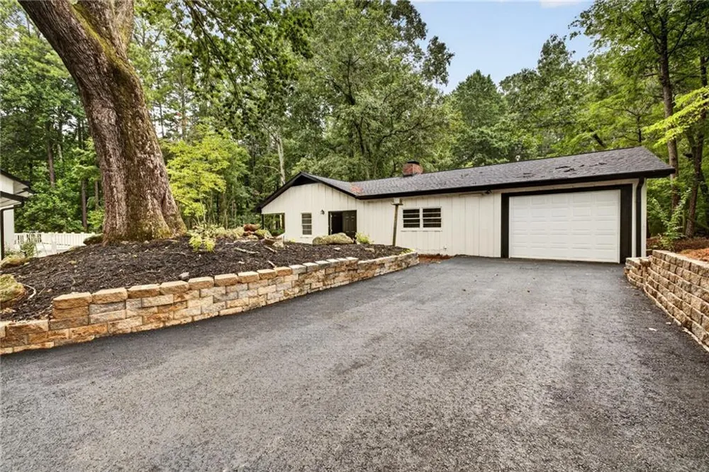 15970 Freemanville Road Milton, GA 30004