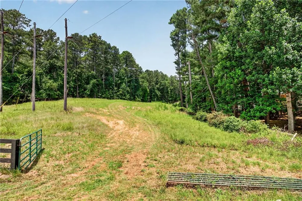 15970 Freemanville Road Milton, GA 30004