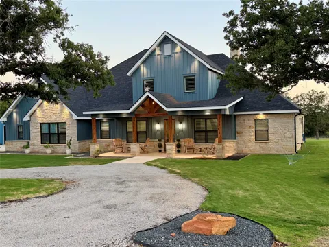 1526 Half Moon Circle