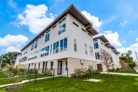 4718 Bryan Street #504