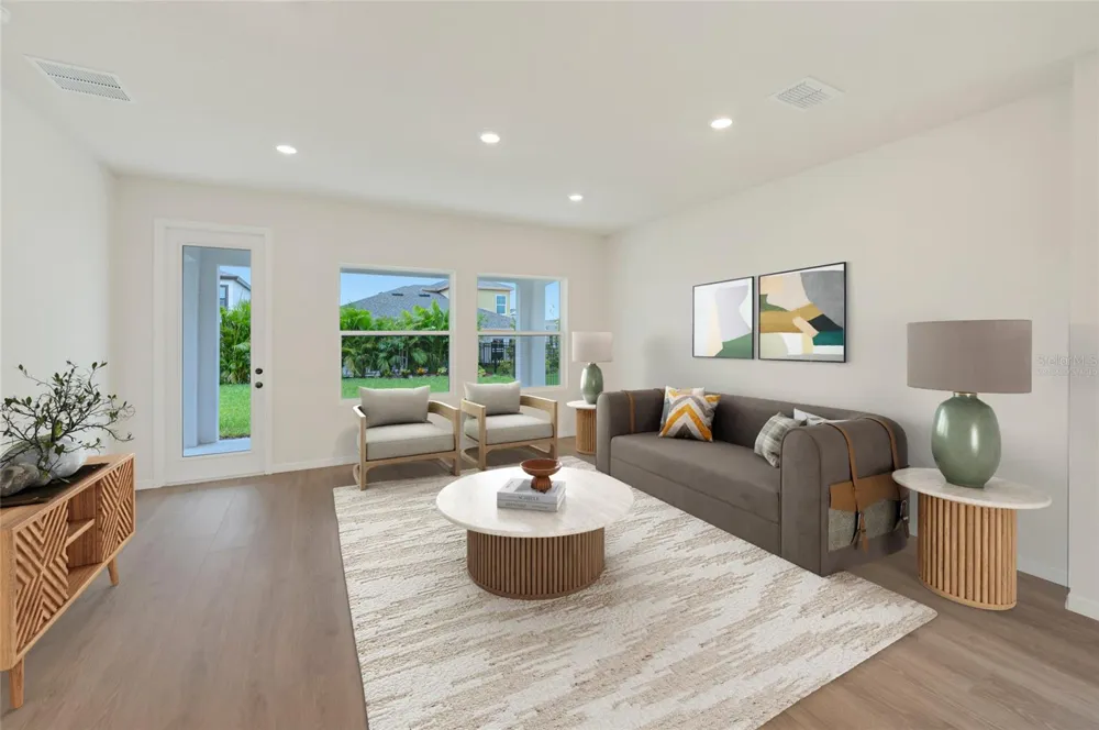 5024 CHAPEL ROW AVENUE Apollo Beach, FL 33572