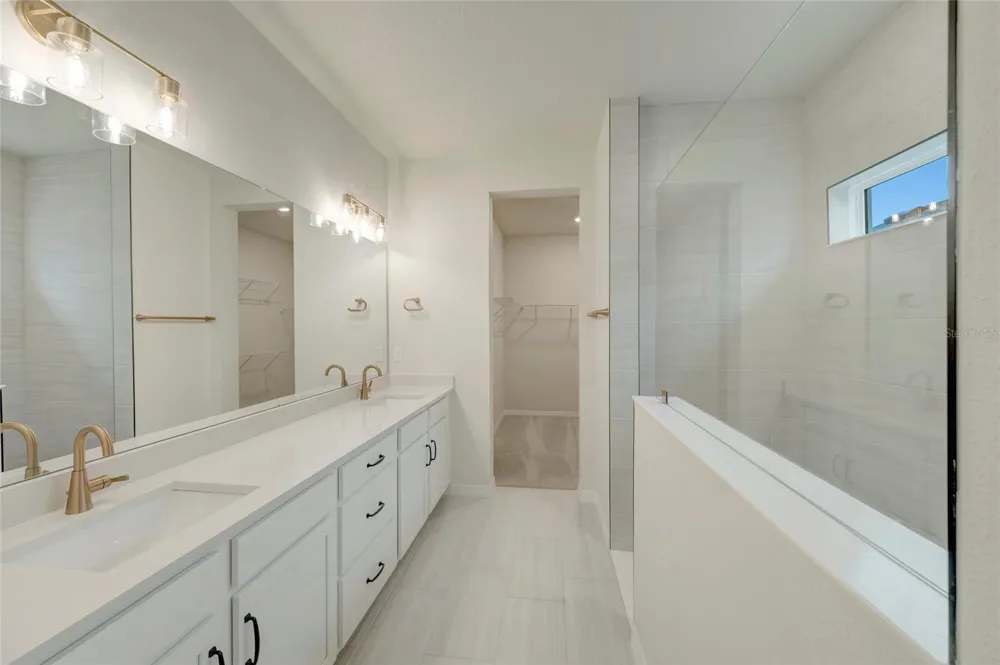 5024 CHAPEL ROW AVENUE Apollo Beach, FL 33572