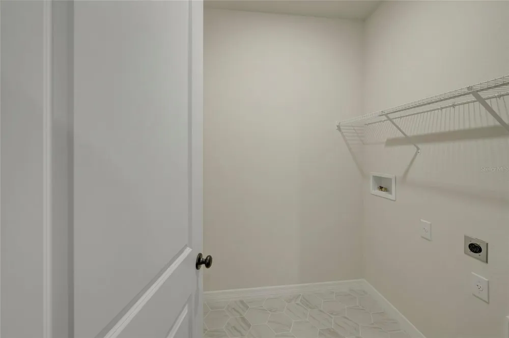 5024 CHAPEL ROW AVENUE Apollo Beach, FL 33572