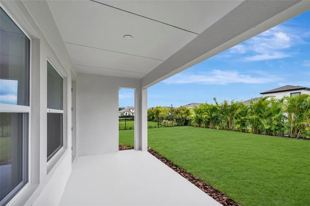 5024 CHAPEL ROW AVENUE Apollo Beach, FL 33572