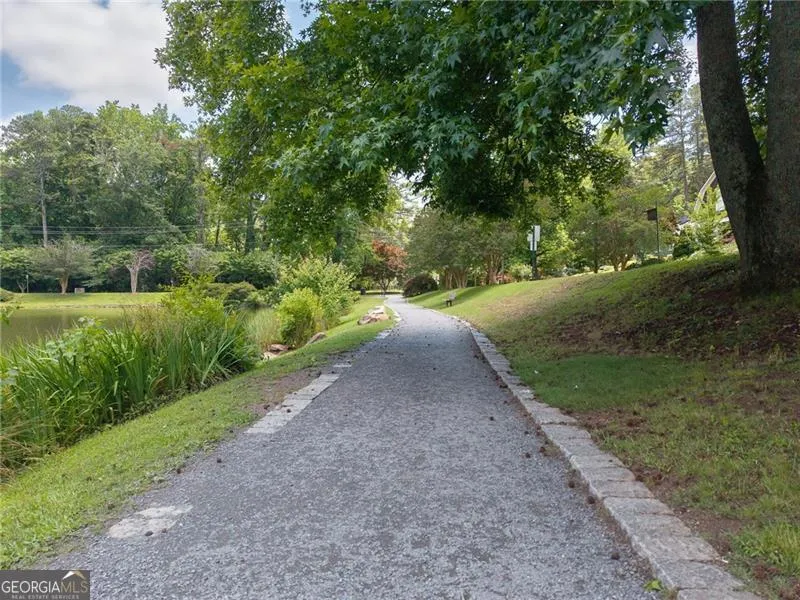1089 Chatsworth DR Avondale Estates, GA 30002