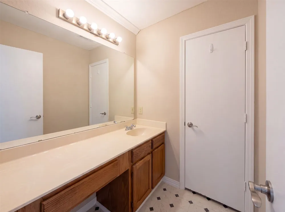 2739 April Hill Lane Dallas, TX 75287