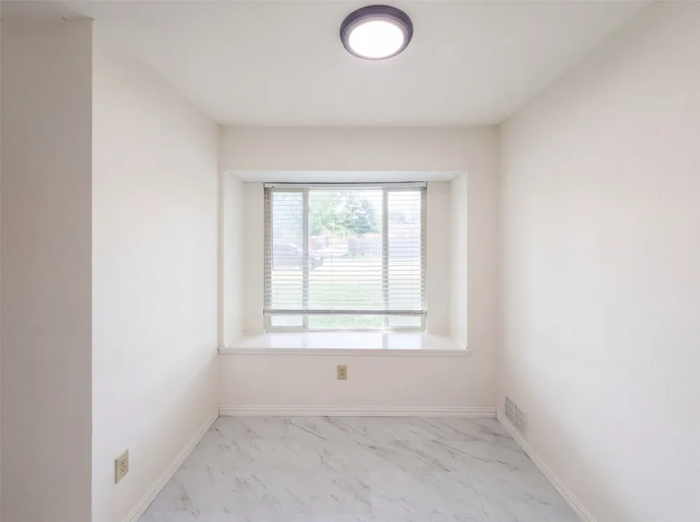 2739 April Hill Lane Dallas, TX 75287