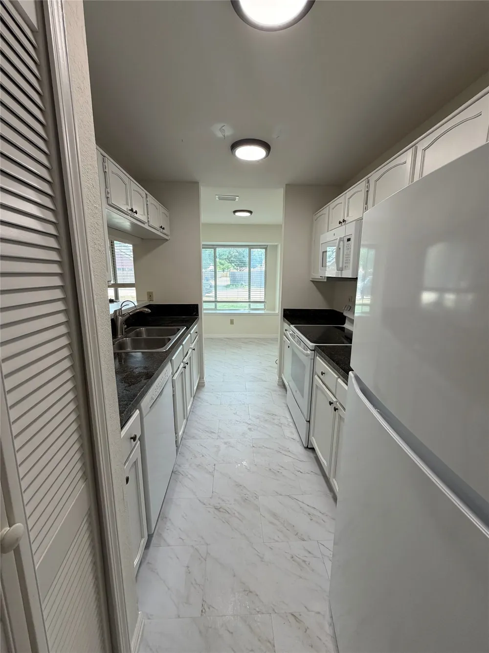 2739 April Hill Lane Dallas, TX 75287