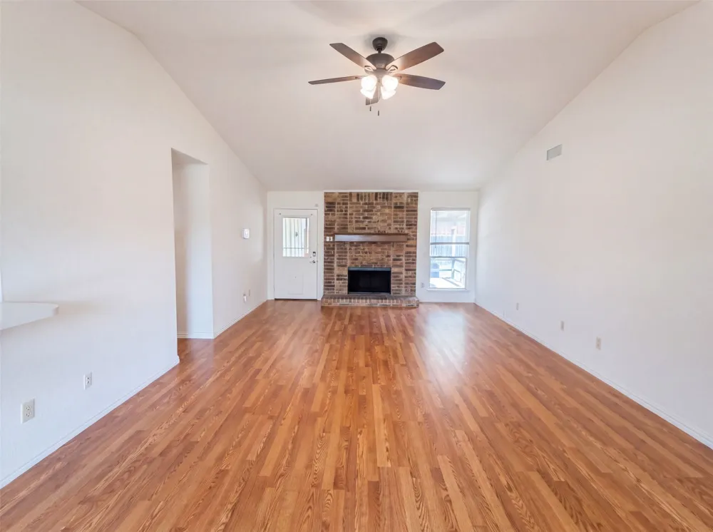 2739 April Hill Lane Dallas, TX 75287