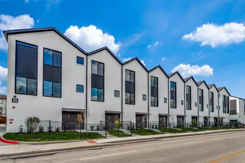 5609 Live Oak Street #502