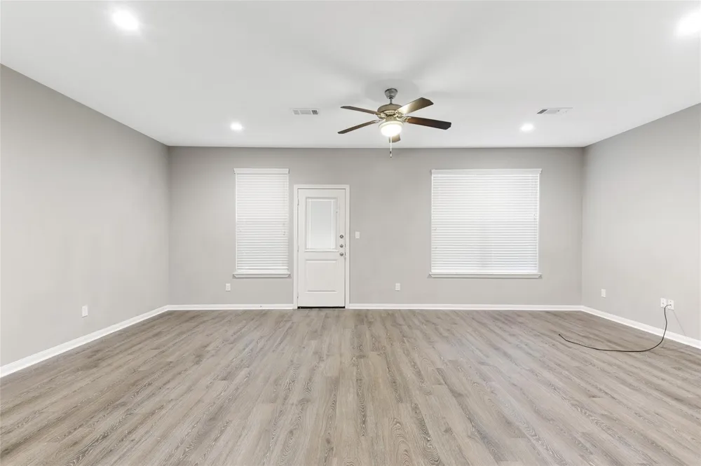 124 Artesian Way New Caney, TX 77357