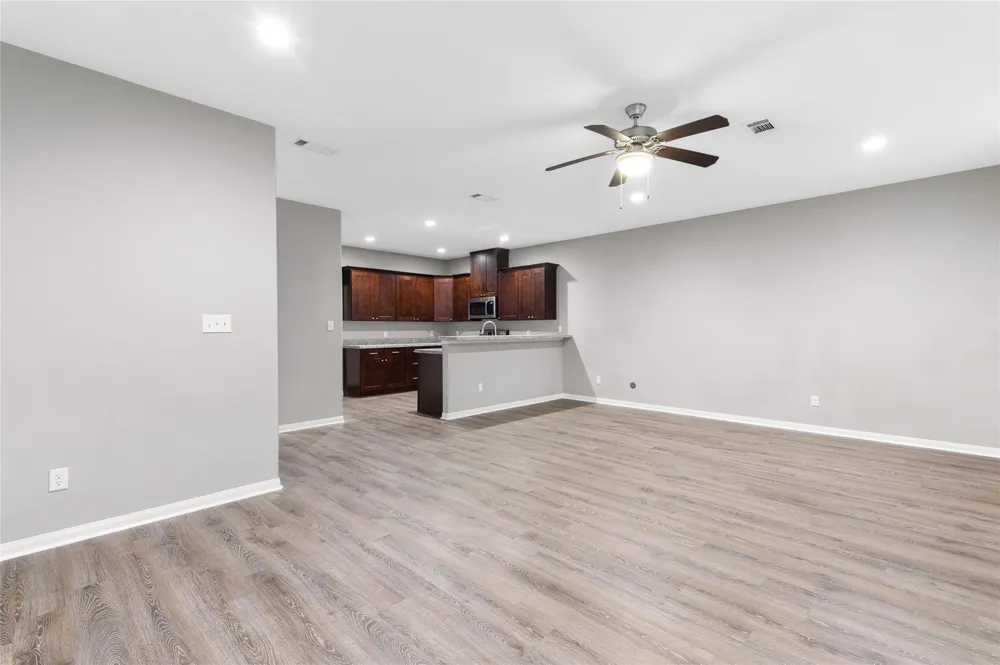 124 Artesian Way New Caney, TX 77357