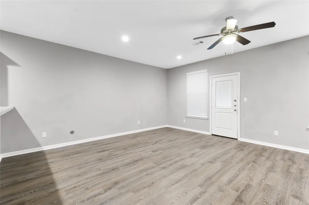 124 Artesian Way New Caney, TX 77357